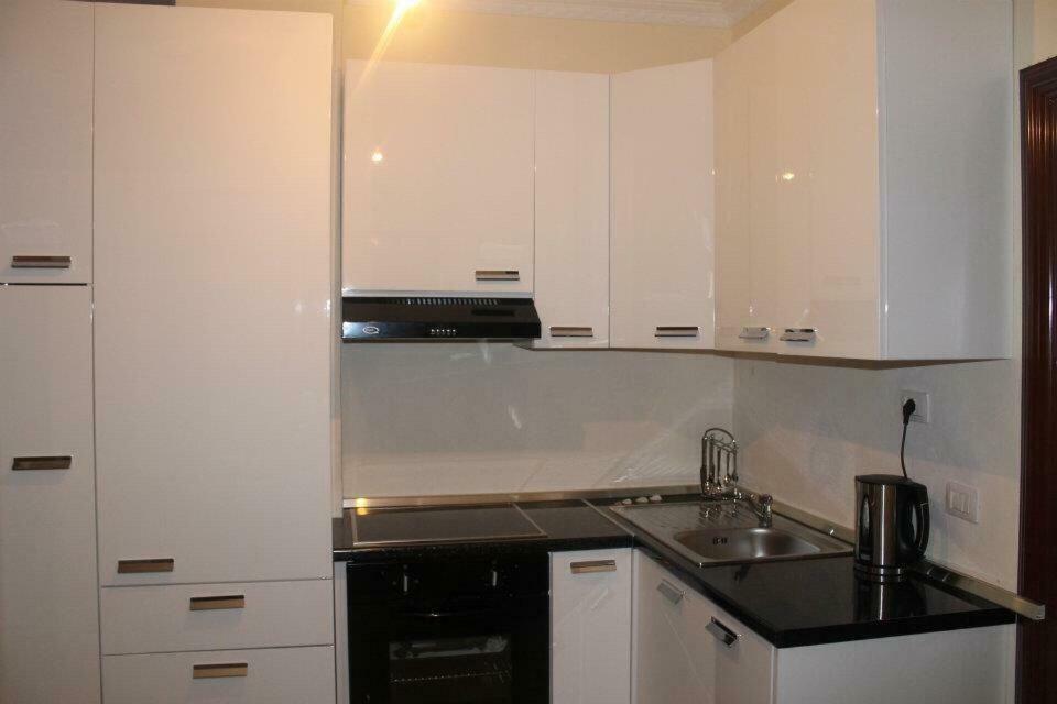 Mali I Robit Beachfront Apartment Golem  Zewnętrze zdjęcie