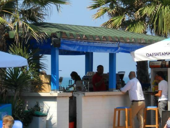 Mali I Robit Beachfront Apartment Golem  Zewnętrze zdjęcie