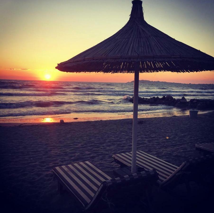 Mali I Robit Beachfront Apartment Golem  Zewnętrze zdjęcie