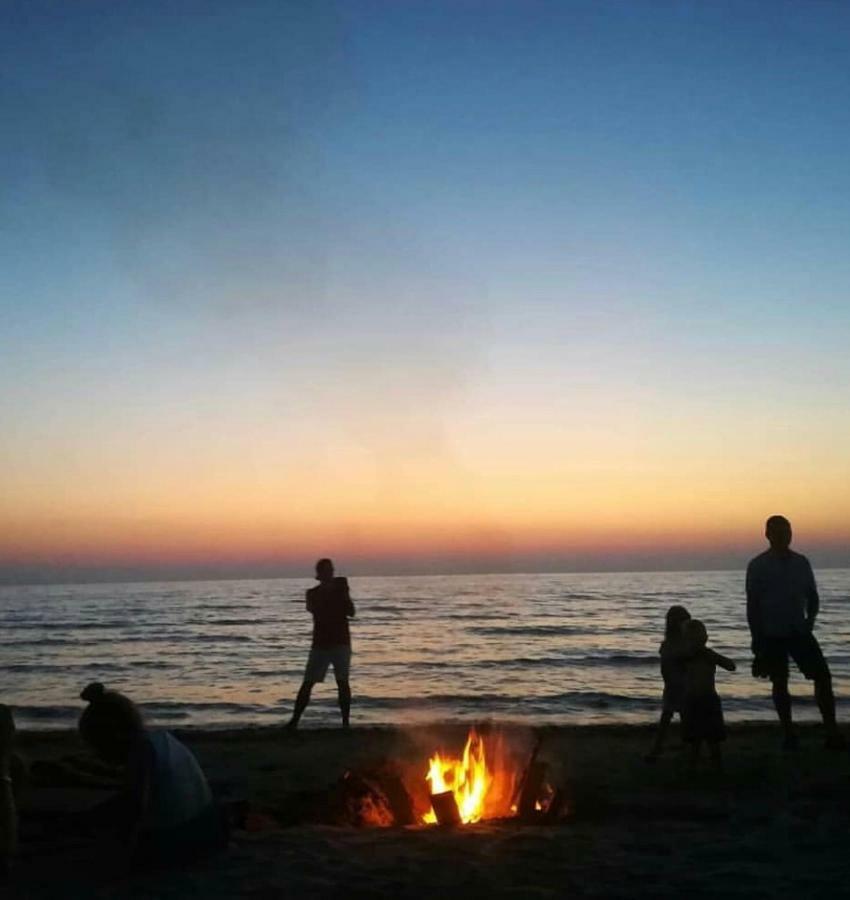 Mali I Robit Beachfront Apartment Golem  Zewnętrze zdjęcie
