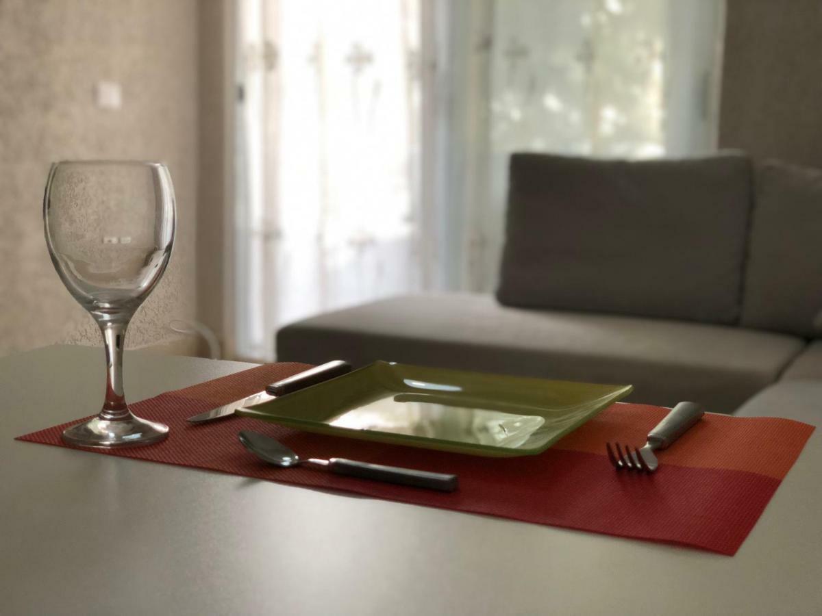 Mali I Robit Beachfront Apartment Golem  Zewnętrze zdjęcie