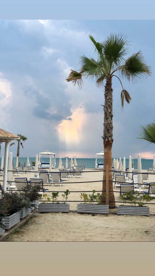 Mali I Robit Beachfront Apartment Golem  Zewnętrze zdjęcie